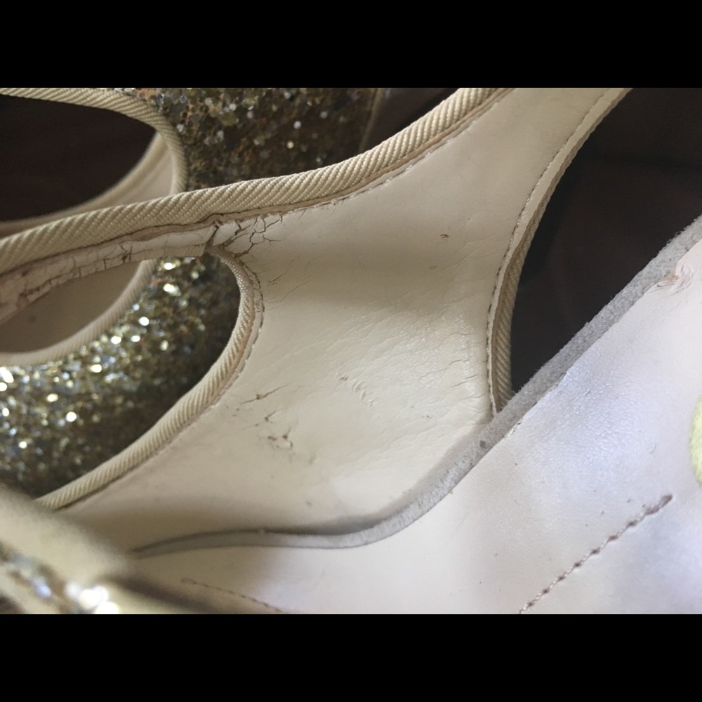 Gold & Black size 7 unique platform pump heels - Picture 7 of 8